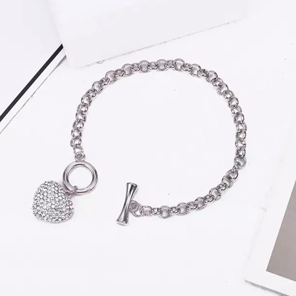 Link chain crystal heart charm bracelet